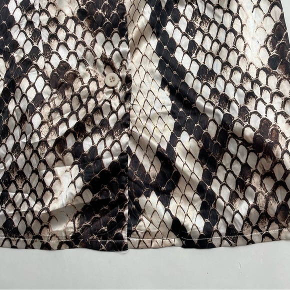 NWT PRETTY LITTLE THING “Grey Satin Snake Print Blazer Dress” - Picture 10 of 10